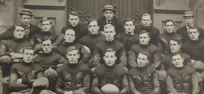 Group portrait of 1907 Maroons football team